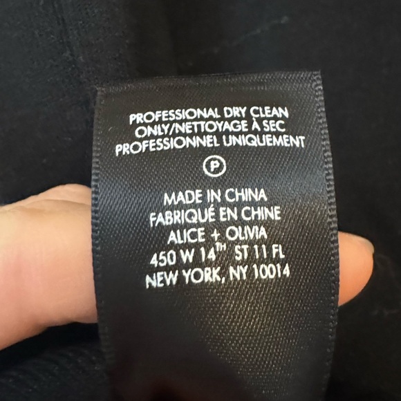 NWOT Alice & Olivia Darcey Black Turtleneck Sweater Tank- Large - Picture 7 of 9